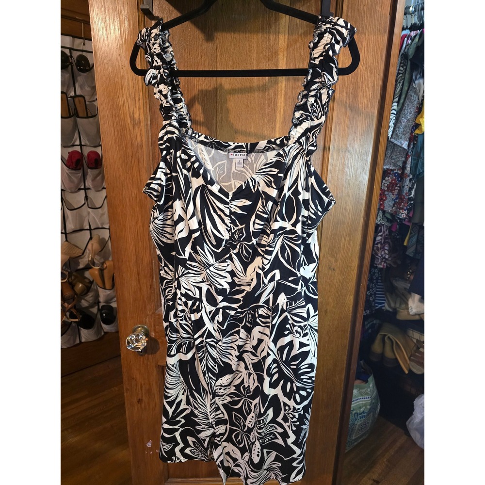 Torrid Romper 3X NWT Black White Tropical Paradise Foliage Ruffle Strap Pockets